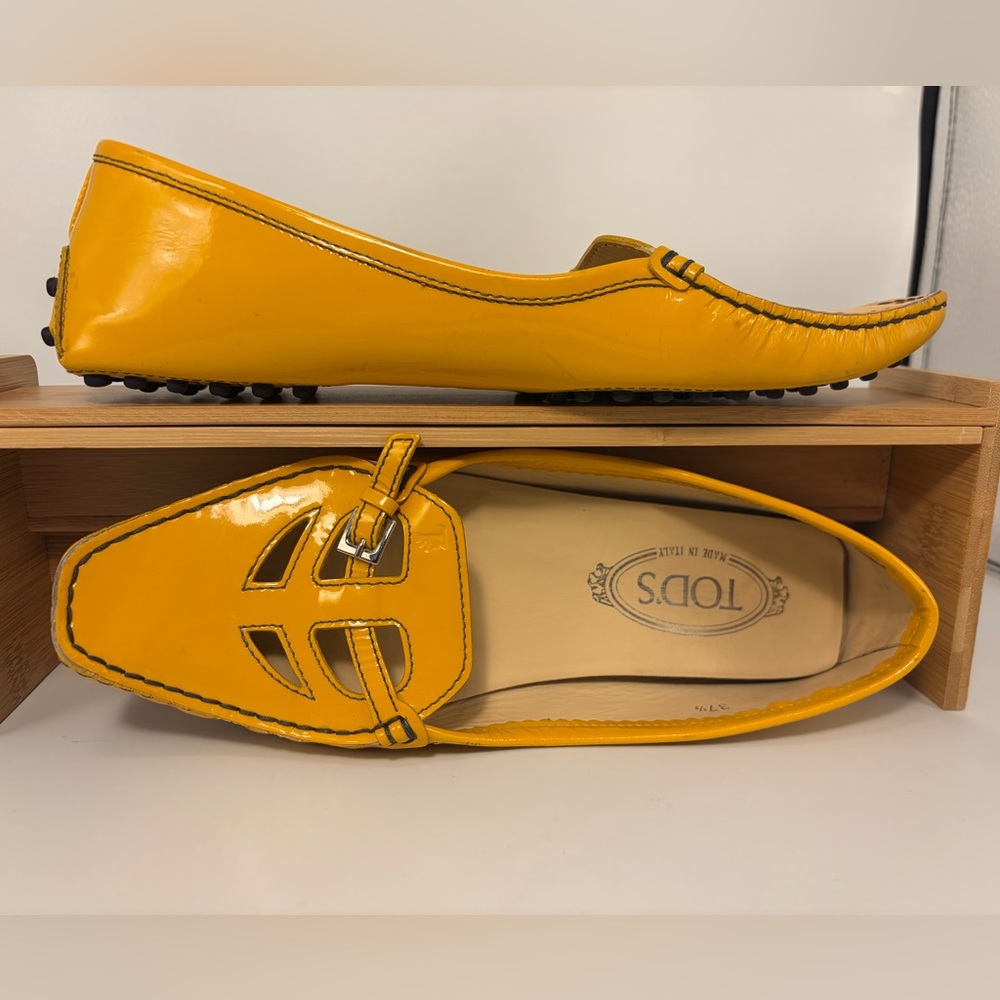 Tod's Vibrant Patent Yellow Leather Flats Driving Loafer/Silver Buckle/‎ 37 1/2